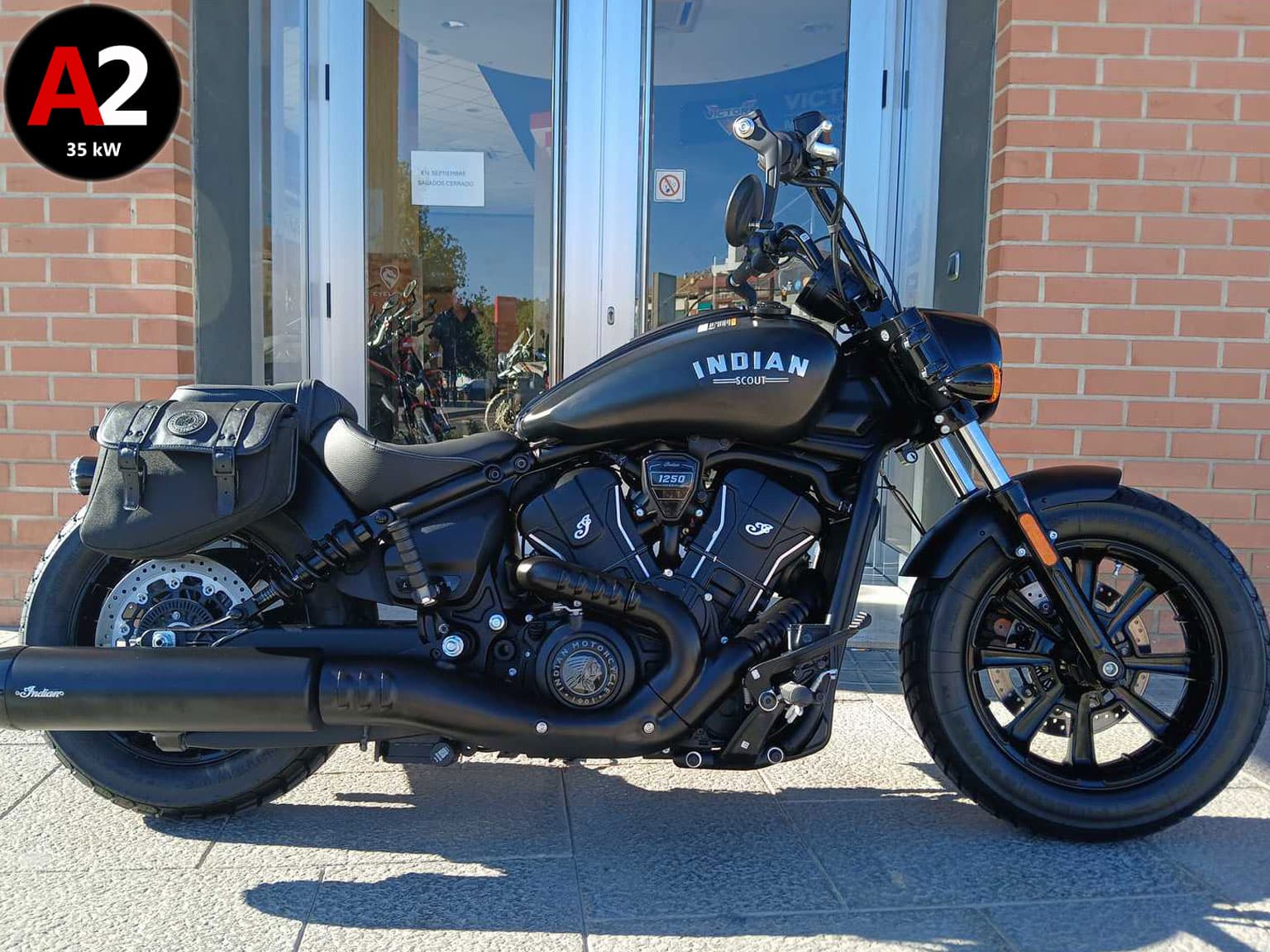 Indian SCOUT BOBBER LIMITED + TECH