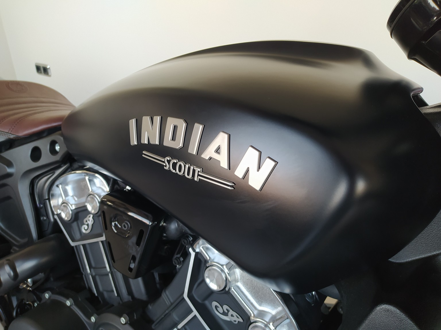 indian_motorcycle_scout_bobber_black_smoke_ (4)