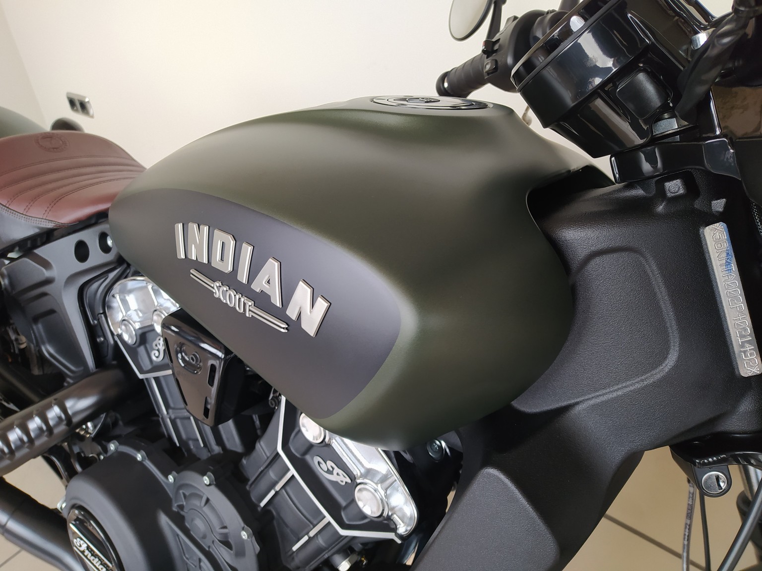 moto_nueva_indian_motorcycle_scout_bobber_1133_sagebrush_smoke_ (10)