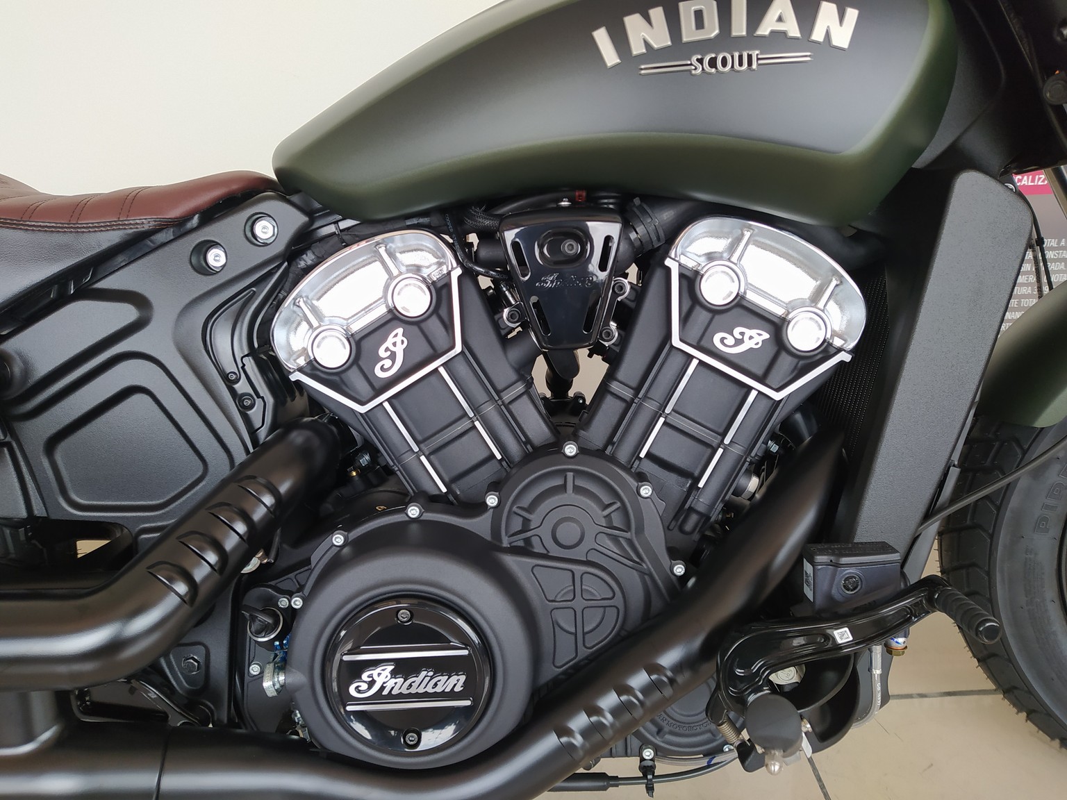 moto_nueva_indian_motorcycle_scout_bobber_1133_sagebrush_smoke_ (2)