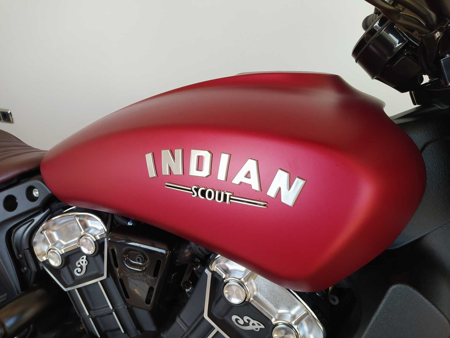 venta_moto_nueva_indian_motorycle_scout_bobber_ruby_smoke_ (3)